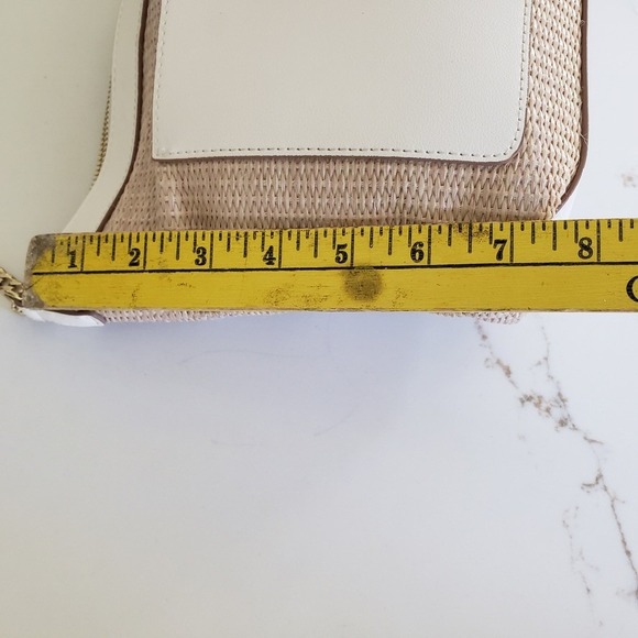 Nanette Lepore Woven Straw Crossbody Bag Gold Chain Strap Beige White Trim - Picture 8 of 8